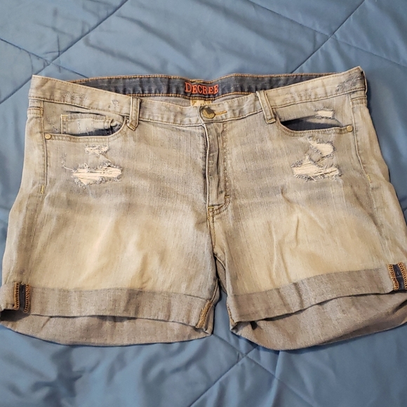 Womens/ juniors jean shorts - Picture 1 of 3